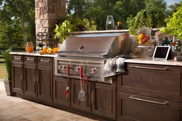 https://www.clarkconstruction.net/hs-fs/hubfs/Trex-barbecue-grill-cabinet.jpg?width=600&name=Trex-barbecue-grill-cabinet.jpg